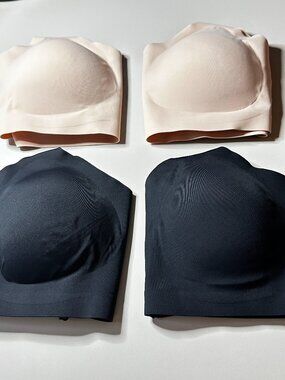 Halston Women's Smooth, soft stretch fabric Seamless Bra Size M NWOT